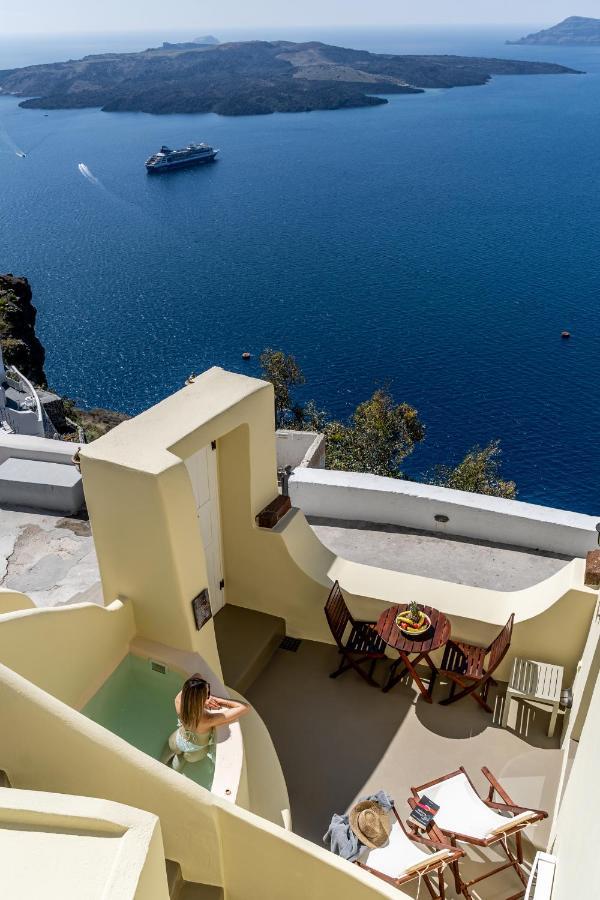 Alma Libre Suites Фира Екстериор снимка