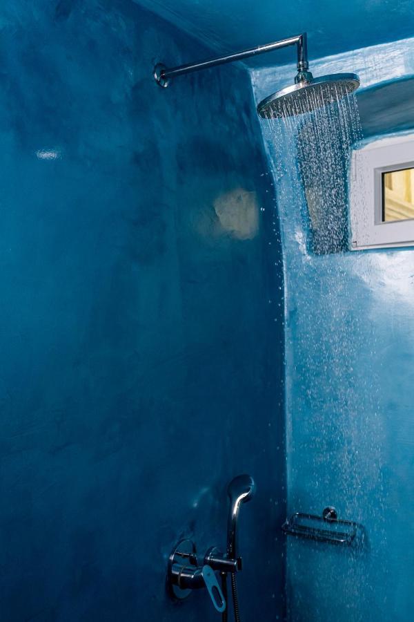 Alma Libre Suites Фира Екстериор снимка