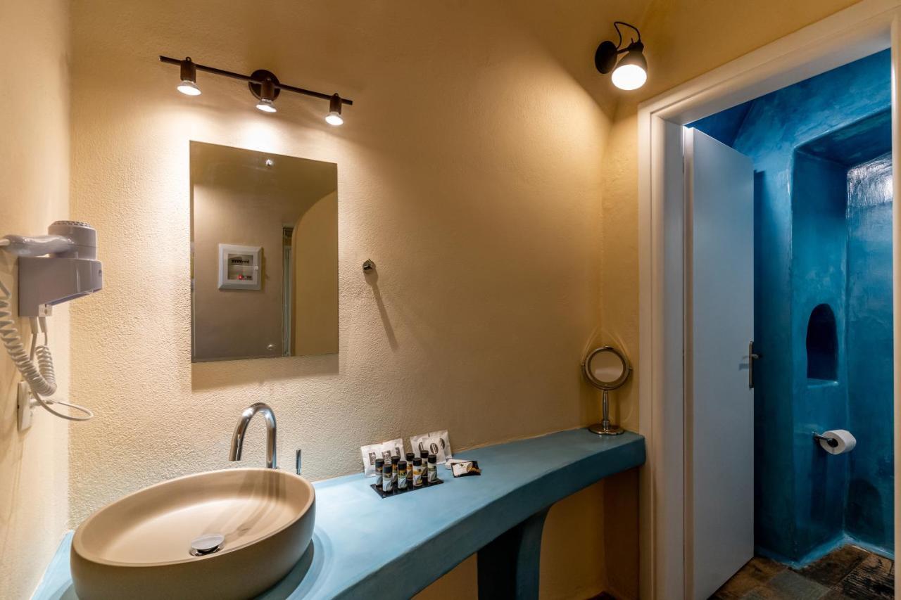Alma Libre Suites Фира Екстериор снимка