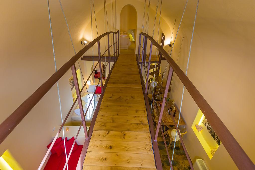 Alma Libre Suites Фира Екстериор снимка