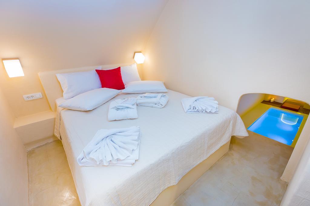 Alma Libre Suites Фира Екстериор снимка