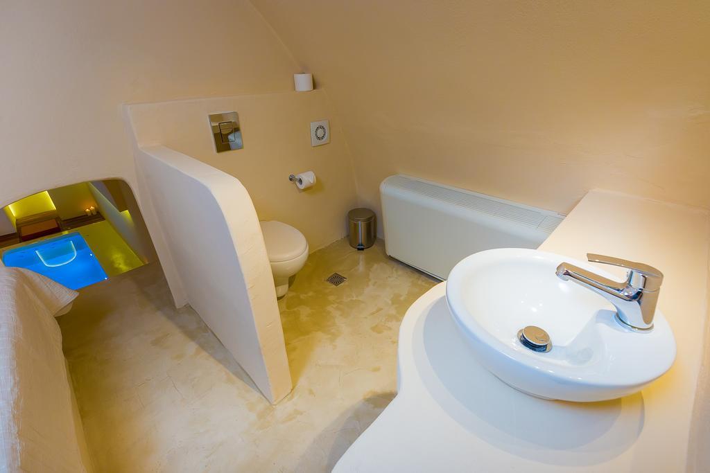 Alma Libre Suites Фира Екстериор снимка