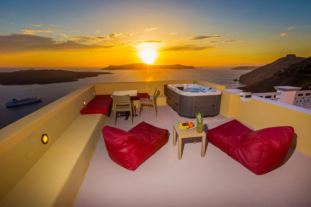 Alma Libre Suites Фира Екстериор снимка